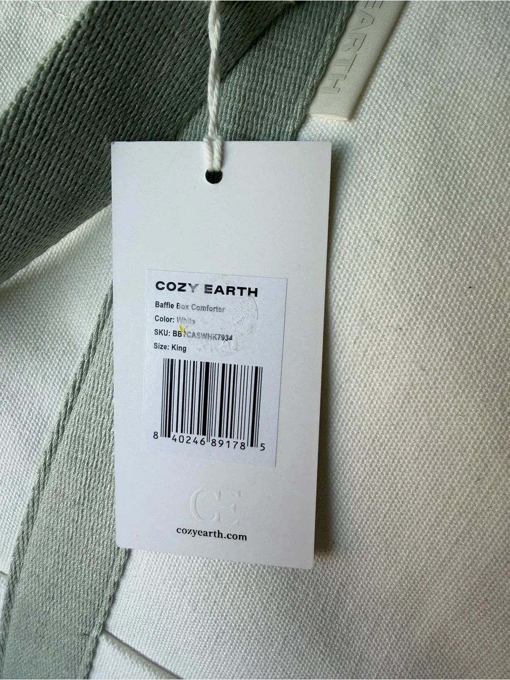 NWT Cozy Earth King Baffle Box Comforter – White (Brand New in Tote!)